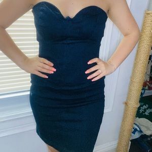 Never worn, but it was big on me !!